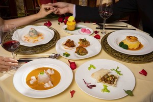 龍朝軒酒店推介6款廣東應節美食。（圖源：The Reverie Saigon）