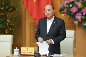 政府總理阮春福主持會議並發表講話。（圖源：孟雄）