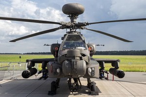 圖為美國重型武裝直升機AH-64D