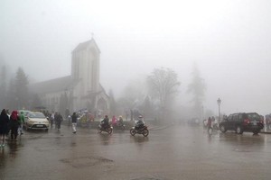 老街省沙巴市大霧朦朧。（圖源：國鴻）
