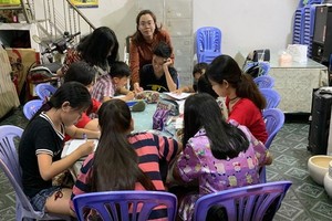 學生們每晚都來到第一街區辦公室學習。