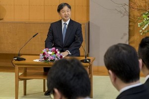 日本天皇德仁在居住的東京御所舉行記者會。（圖源：AP）