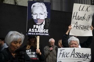 美三藩市民眾集會聲援阿桑奇。（圖源：互聯網）