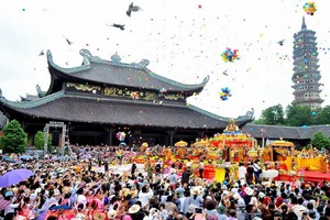 香寺盛會是北部大節日以及盛會月的開頭活動，其因新冠病毒而被推遲。