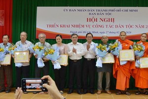 穗城、義安、二府、海南、崇正、溫陵等會館、龍華寺及蓮華寺等獲得表揚。