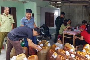 被查獲的來歷不明柴油。（圖源：仲達）