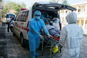 與疫病遊客接觸者獲送去隔離。（圖源：丹芳）