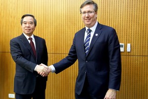 中央經濟部長阮文接見美國-東盟(東協)商會(USABC)代表。（圖源：越通社）