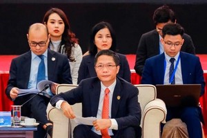 越南工商部長陳俊英（前）主持會議。（圖源：投資者報）