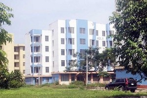 政府最近頒行第27號《決議》，准許市人委會試行採用特殊機制及規程以為本市的土地回收項目縮短補償、輔助、安置及移交場地時間。圖為平政縣永祿安置區公寓一瞥。（圖源：潘草）