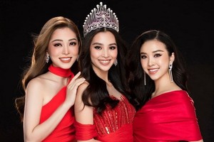 圖為 上屆越南小姐選美大賽的前三名佳麗。（圖源：VOV）