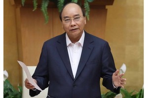 抓實防控疫情 推動社經發展