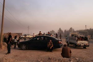 土耳其軍隊已通過4條路線進入敘利亞邊境城鎮拉斯艾因和泰勒艾卜耶德。（圖源：路透社）