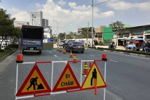 自本月21日起，將限制汽車從第一郡孫德勝街左拐阮友景街。（圖源：周俊）