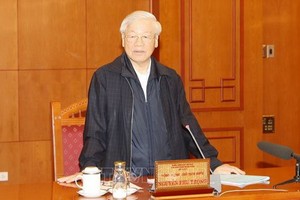 黨中央總書記、國家主席、黨“十三大”人事小組組長阮富仲主持人事小組會議。（圖源：）