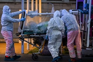 黨中央政治局呼籲全國同胞、同志及戰士團結一致、統一意志和行動，進一步加大投入力度。（示意圖源：互聯網）