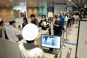 今日零時起暫停所有外籍人士入境。（示意圖源：VOV）