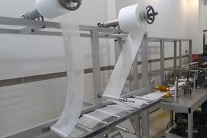 該校機械學系成功製造自動生產醫用口罩設備。