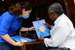 市新聞與傳播廳昨(28)日上午向全市24郡、縣每個家庭戶派發500萬張明確指出12件務須做好事項的傳單。（圖源：光定）