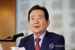 韓國國務總理丁世均27日在與外媒記者座談會上發言。（圖源：韓聯社）