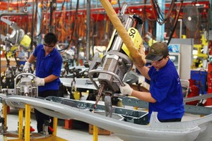 世界銀行：今年前兩個月，越南的出口增幅達8%，外國直接投資(FDI)注入資金達25億美元，零售業增幅5.4%。（示意圖源：VOV）