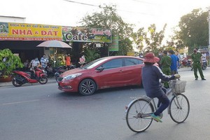 警方接報後趕抵事發現場進行勘察。（圖源：范勇）