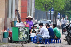 在河內公共場所聚眾者可被罰款 1000 萬元。（示意圖源：互聯網）