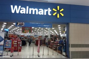 美國零售商巨頭沃爾瑪公司當地時間3日宣佈，4月4日起，沃爾瑪超市將在美國地區實施限制入店顧客人數的策略。（示意圖源：互聯網）