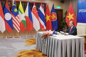 政府總理阮春福主持會議。（圖源：VGP）