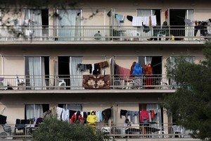 4月21日，希臘伯羅奔尼撒半島克拉尼迪（Kranidi）難民安置酒店。（圖源：路透社）