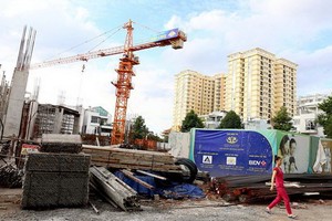 過去期間，本市許多社會住房項目因30萬億元優惠房貸計劃結束而停止開展。