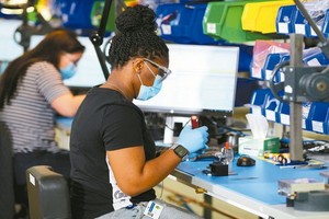 美國4月製造業指數降至41.5，11年來最低。 （圖源：路透社）