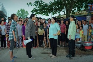 人民藝人紅雲的《大雞奔跑吧》作品。