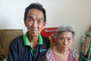 李寶文與周霞夫婦都患病在身。