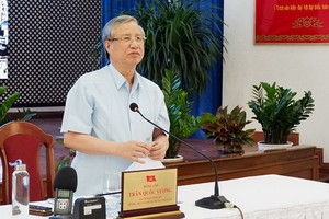 黨中央政治局委員、書記處常務陳國旺在會上發表指導意見。（圖源：峴港新聞網）