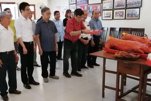 何氏宗祠理事長何冠忠列席主祭。