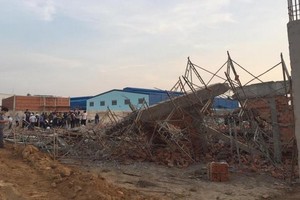 工程磚牆倒塌事故現場。（圖源：T.A）