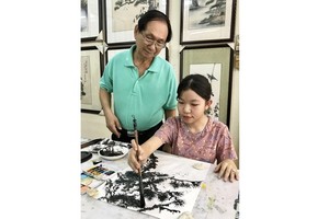 嘉欣妹妹 —— 熱愛水墨畫