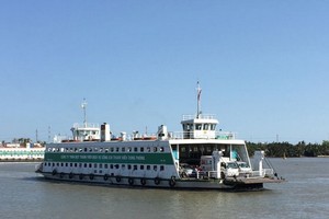 目前，平慶渡輪是連接市區與芹耶縣、以前往德帥碼頭的獨一道路。