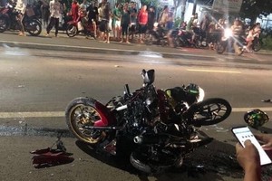 兩輛摩托車相撞現場，造成2人當場死亡，另2人重傷。（圖源：CTV）