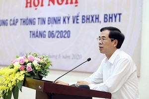 越南社保機關副總經理陶越映在會議上發言。（圖源：英俊）