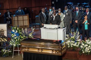 圖為弗洛伊德追悼會現場。（圖源：AFP）