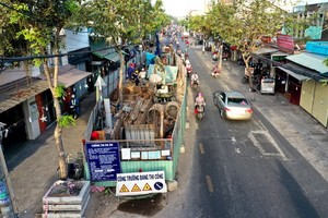 第六郡第六坊和第九坊鳴鳳街上的工程圍蔽。