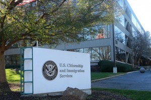 美國公民及移民事務局辦事處。