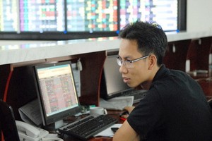 投資商跟進股價。