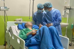 患者與醫生交談。（圖源：太平）