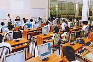 圖為某汽車駕照理論考核室現場一瞥。（示意圖源：互聯網）