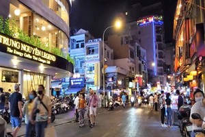 圖為本市第一郡裴援步行街夜色一瞥。（圖源：TNO）