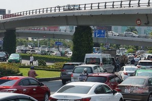 新山一機場附近的交通堵塞現象屢見不鮮。