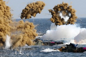 2018年11月5日，在韓國浦項，韓國海軍陸戰隊參加演練。（圖源：AFP）